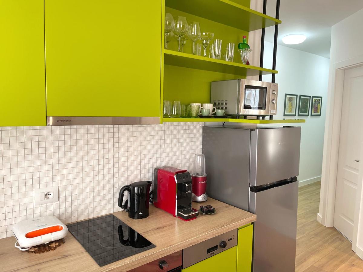 Metro Apartment